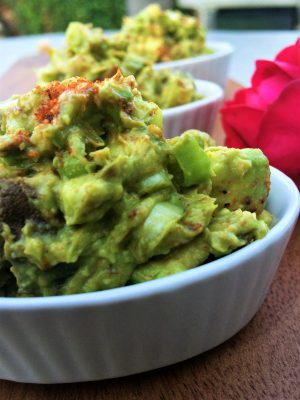 Tandoori guacamole featured